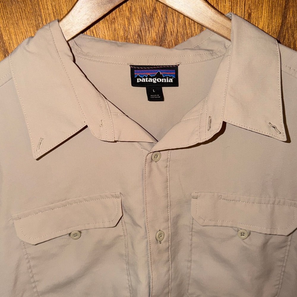 Patagonia Long Sleeve Technical Hiking Shirt Men’s Large Tan/Khaki